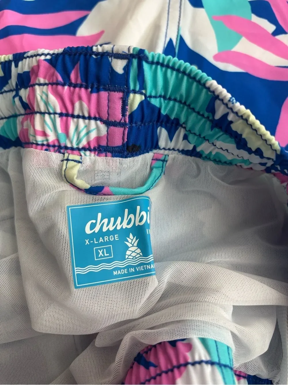 Chubbies men Navy Tropical Floral Swim Shorts